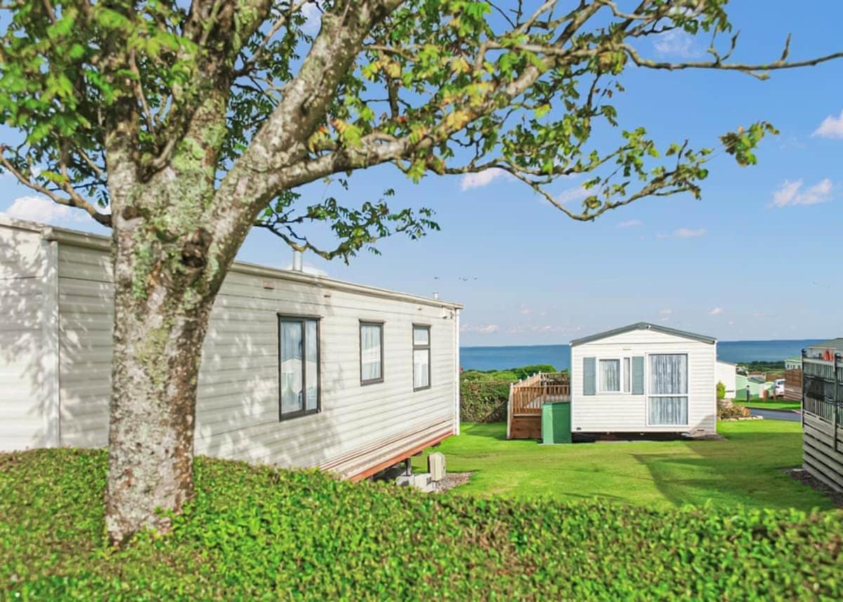 Ocean Heights Holiday Park New Quay  Exterior photo